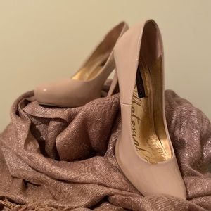 Size 8 Material Girl 4inch platform high heel.